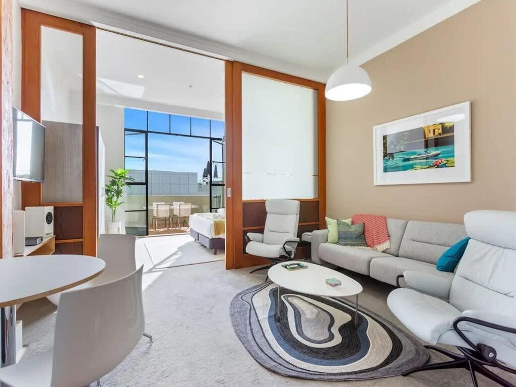 Lovely Bright Apartment With Balcony Pool And Gym Auckland Exterior photo