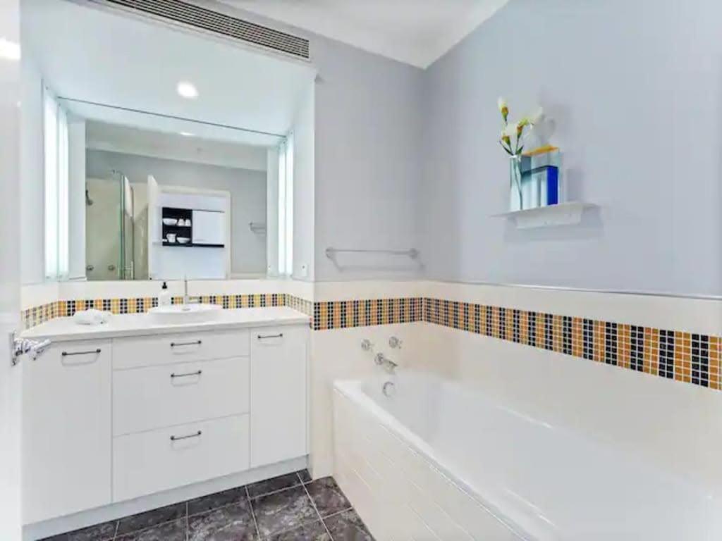 Lovely Bright Apartment With Balcony Pool And Gym Auckland Exterior photo